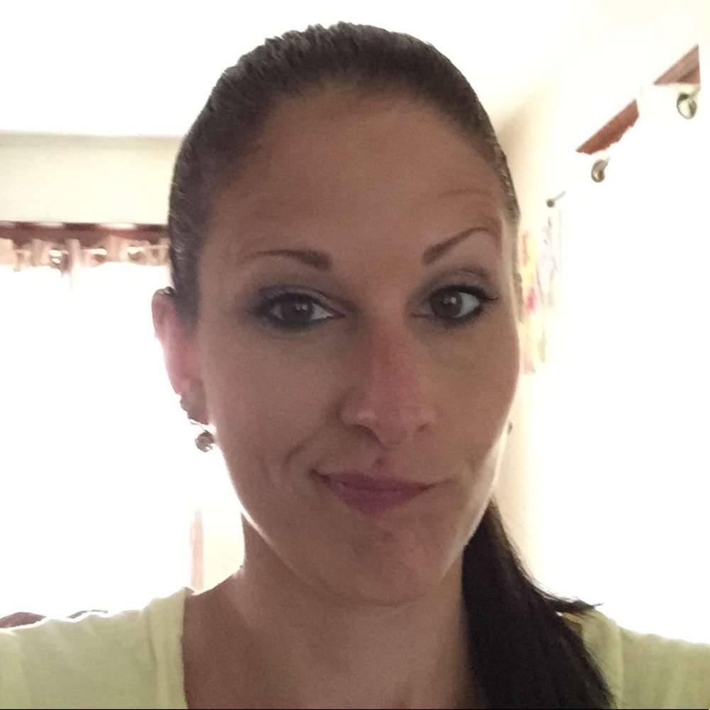 Meet your Posher, Courtney